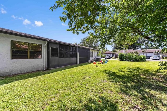 81 Westecunk Drive, Royal Palm Beach, FL 33411