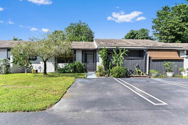 81 Westecunk Drive, Royal Palm Beach, FL 33411