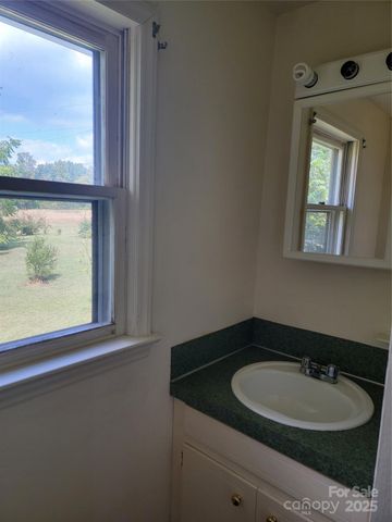 1004 Pine Mountain Road, Hudson, NC 28638