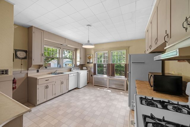 241 E. Lothrop, Beverly, MA 01915