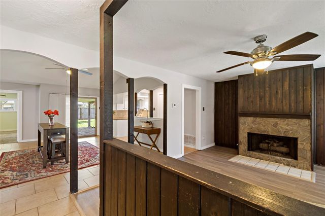 4518 N Heron Drive, Seabrook, TX 77586