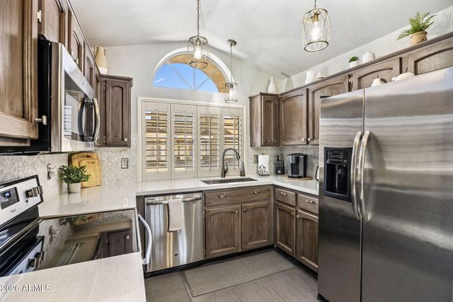 1030 E VILLA THERESA Drive, Phoenix, AZ 85022