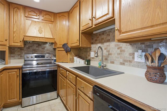 40556 Newport Drive, Plymouth Charter Township, MI 48170