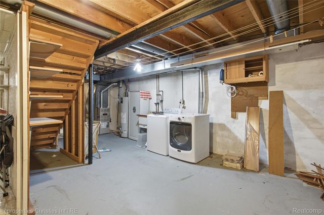 40556 Newport Drive, Plymouth Charter Township, MI 48170