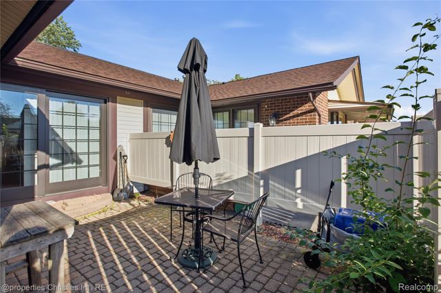 40556 Newport Drive, Plymouth Charter Township, MI 48170