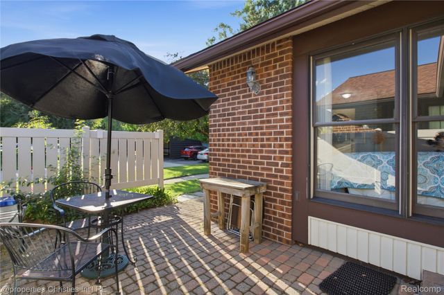 40556 Newport Drive, Plymouth Charter Township, MI 48170