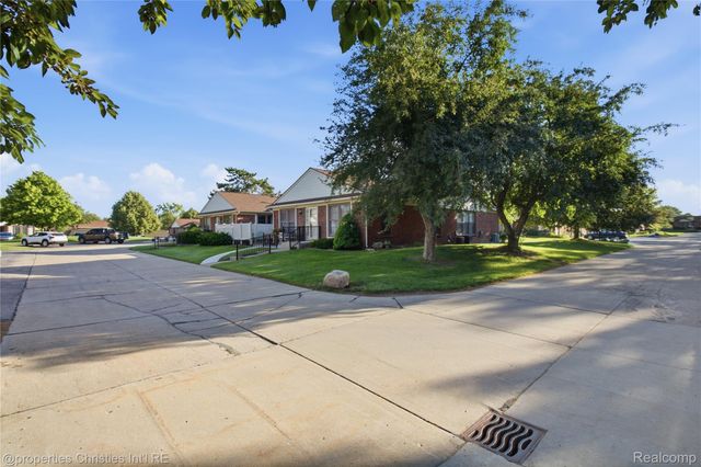 40556 Newport Drive, Plymouth Charter Township, MI 48170
