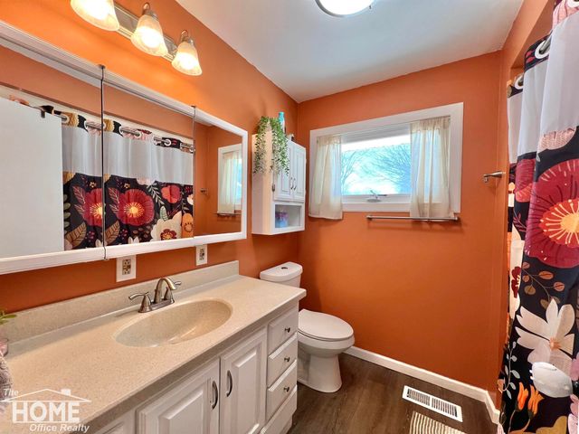 210 Stratford Drive, Owosso, MI 48867