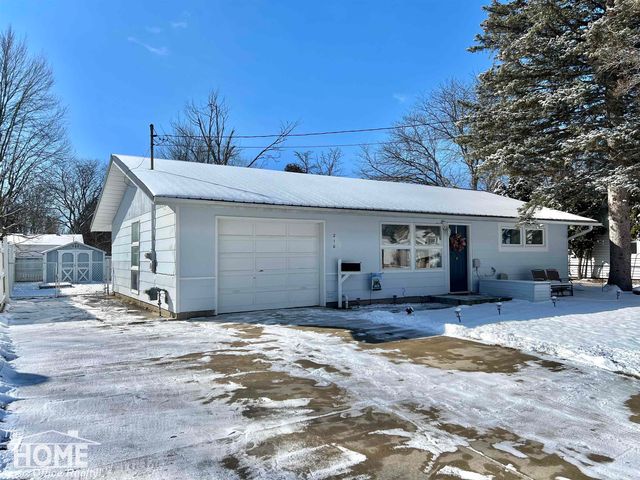 210 Stratford Drive, Owosso, MI 48867