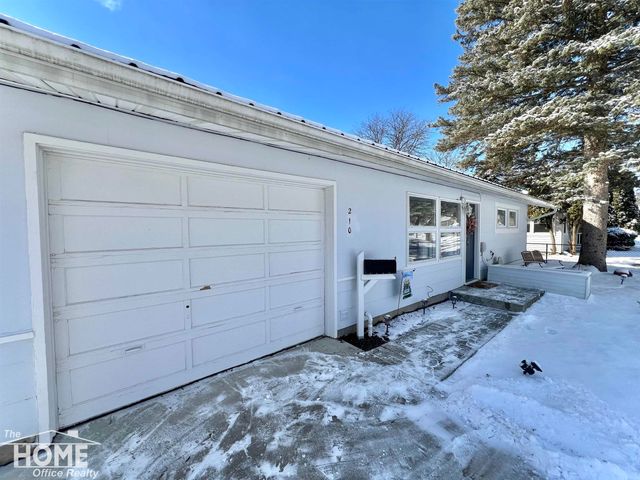 210 Stratford Drive, Owosso, MI 48867