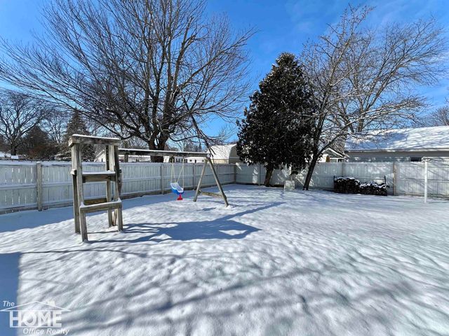 210 Stratford Drive, Owosso, MI 48867