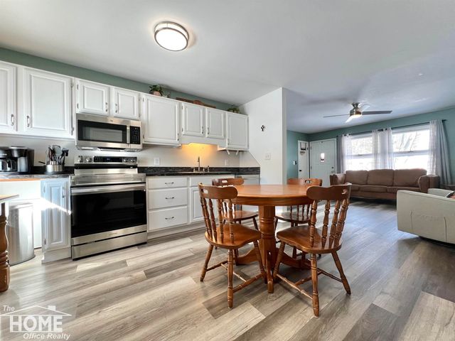 210 Stratford Drive, Owosso, MI 48867