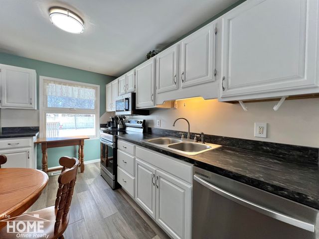 210 Stratford Drive, Owosso, MI 48867