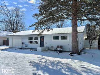 210 Stratford Drive, Owosso, MI 48867