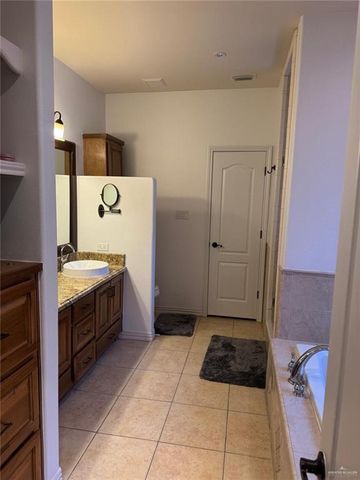 2712 Bluebird Avenue, Mcallen, TX 78504