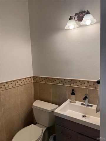 2712 Bluebird Avenue, Mcallen, TX 78504