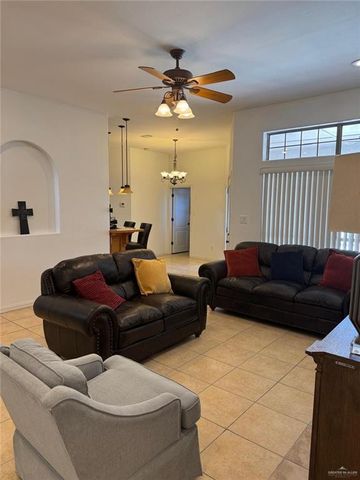 2712 Bluebird Avenue, Mcallen, TX 78504