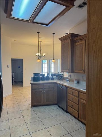 2712 Bluebird Avenue, Mcallen, TX 78504