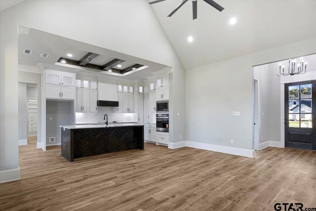 12263 Oak Grove Dr, Tyler, TX 75706