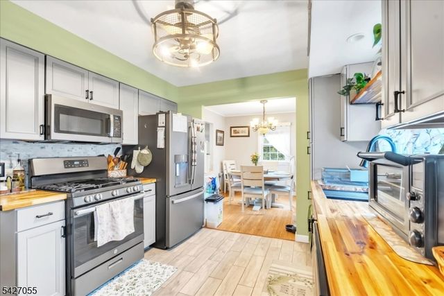 1 Sanders Ct, West Milford Twp., NJ 07480