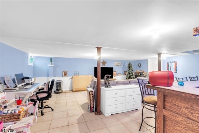 1 Sanders Ct, West Milford Twp., NJ 07480