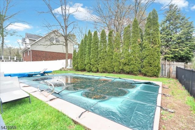 1 Sanders Ct, West Milford Twp., NJ 07480