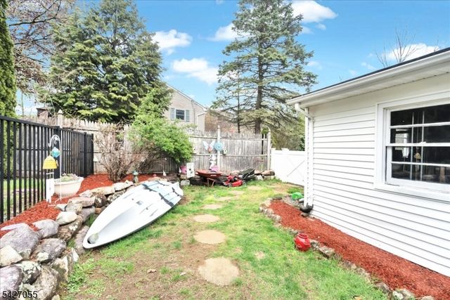 1 Sanders Ct, West Milford Twp., NJ 07480