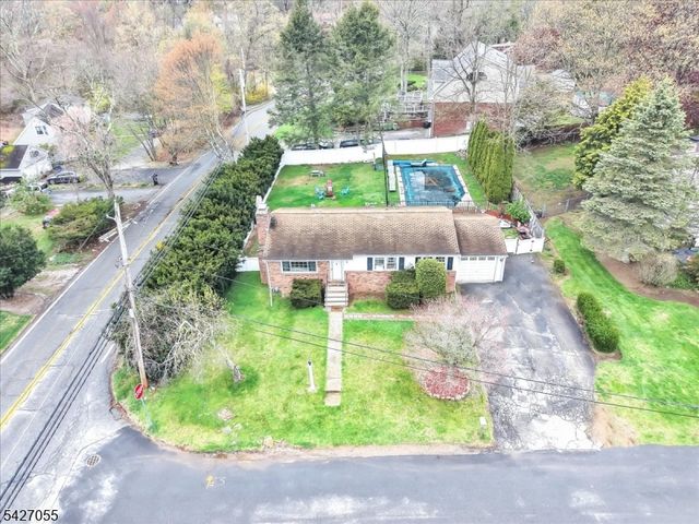 1 Sanders Ct, West Milford Twp., NJ 07480