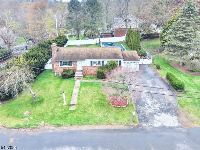1 Sanders Ct, West Milford Twp., NJ 07480