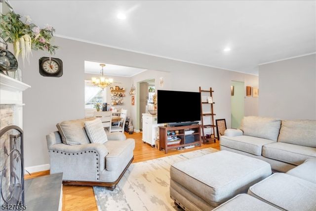 1 Sanders Ct, West Milford Twp., NJ 07480