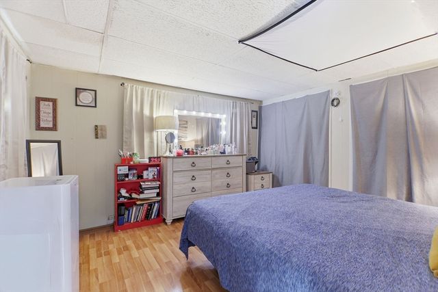 39 Groton St, Springfield, MA 01129