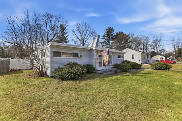 39 Groton St, Springfield, MA 01129