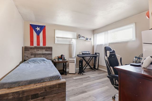 39 Groton St, Springfield, MA 01129