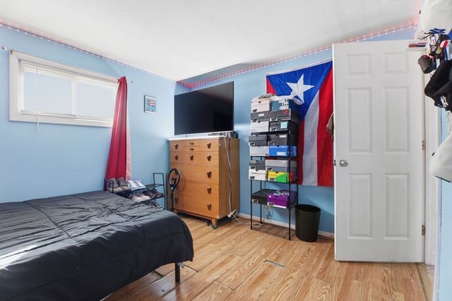 39 Groton St, Springfield, MA 01129