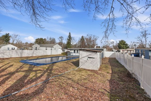 39 Groton St, Springfield, MA 01129