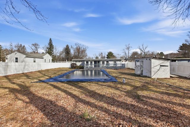 39 Groton St, Springfield, MA 01129