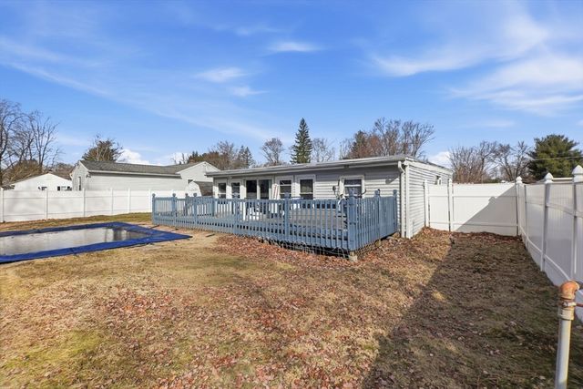 39 Groton St, Springfield, MA 01129