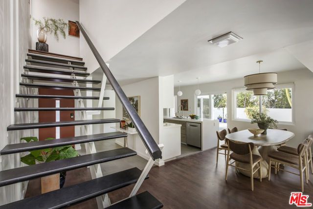 11534 Laurelcrest Drive, Studio City (los Angeles), CA 91604