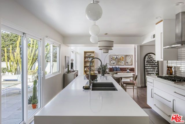 11534 Laurelcrest Drive, Studio City (los Angeles), CA 91604