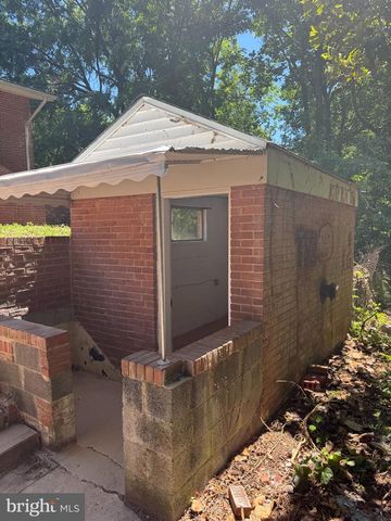 5911 LAMBERT DR, Temple Hills, MD 20748