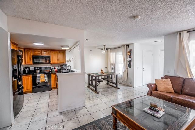 300 E Chestnut 300Q, Santa Ana, CA 92701