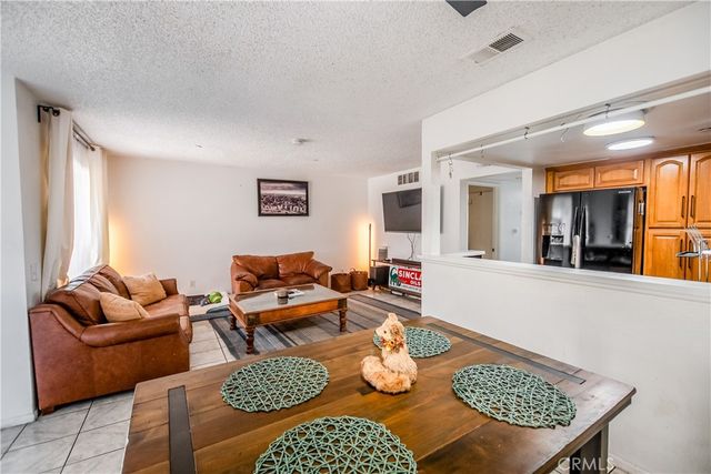 300 E Chestnut 300Q, Santa Ana, CA 92701