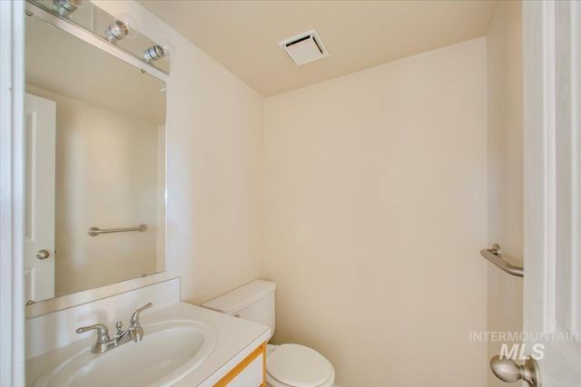 5856 N Cobbler Lane, Boise, ID 83703