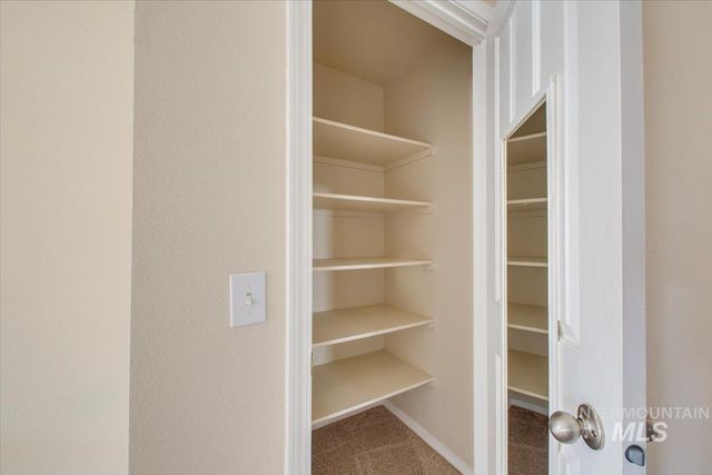 5856 N Cobbler Lane, Boise, ID 83703