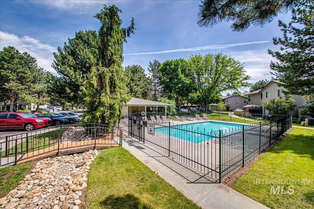 5856 N Cobbler Lane, Boise, ID 83703