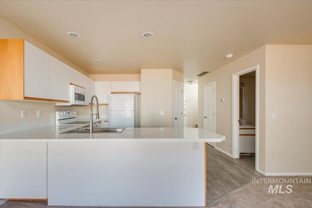 5856 N Cobbler Lane, Boise, ID 83703
