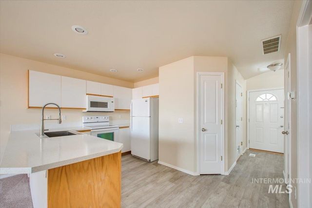 5856 N Cobbler Lane, Boise, ID 83703