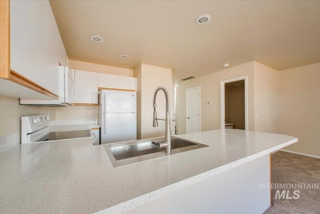5856 N Cobbler Lane, Boise, ID 83703