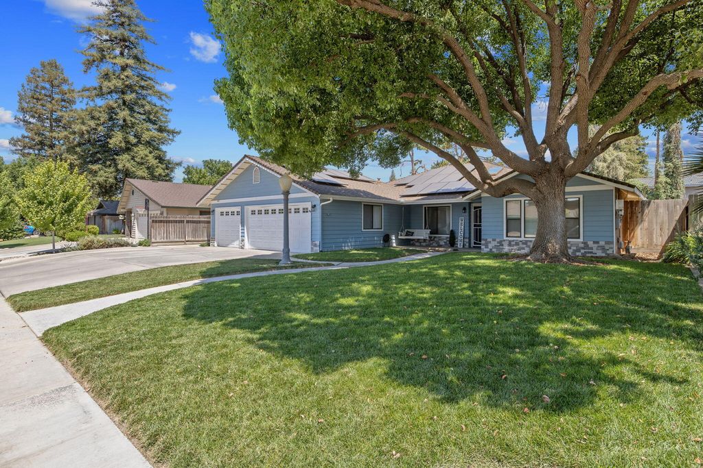 Image 1 of property listing at 2612 E Feemster, Visalia, CA 93292