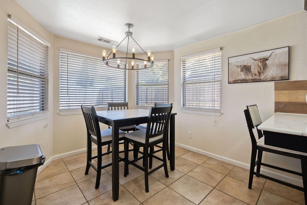 Image 27 of property listing at 2612 E Feemster, Visalia, CA 93292